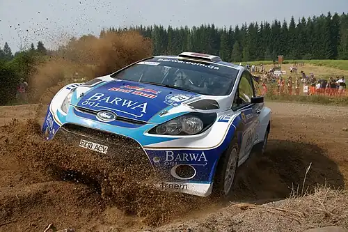 al-Attíja s Bernacchinim ve Fordu Fiesta S2000