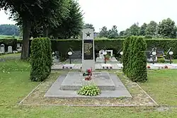 Raspenava, hřbitov, hrob sovětských vojáků (1).jpg