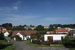 Pohled na vesnici od kapličky