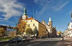 Střed města s radnicí