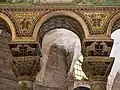detail hlavic sloupoví