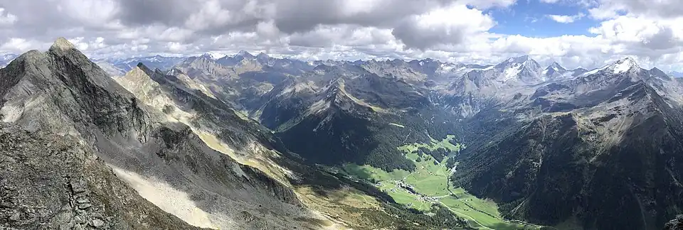 panorama pohoří Rieseferner