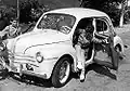 Otevřené dveře Renaultu 4CV