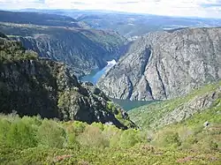 Kaňon řeky Sil v místě zvaném Ribeira Sacra