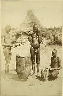 Muzikanti kmene Bari, Súdán, 1877–1880
