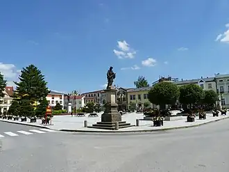 Pohled na náměstí od sochy sv. Jana Nepomuckého
