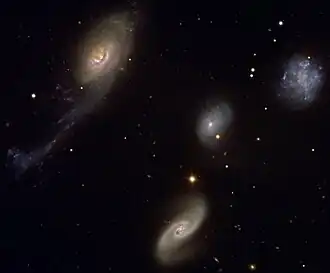 Robertsův Kvartet, NGC 92 vlevo nahoře, NGC 87 vpravo nahoře, NGC 88 uprostřed, NGC 89 dole