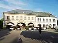 Historické budovy na náměstí - východní část