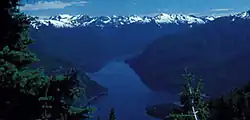 Rossovo jezero, jehož název nese také rekreační oblast.