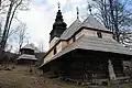 Zvonice a cerkev