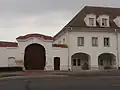 Brána a podloubí