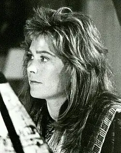 Roxanne Hart (1986)