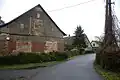 Zazděný štít
