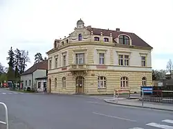 Lékárna v Dušníkách v centrální části Rudné