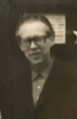 P. Rudolf Dušek u dveří do kostela v Dolním Ročově (r. 1977)