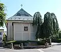 Synagoga s pomníkem