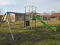 Hřiště - část s prolézačkami