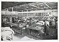 Manufakturní výroba prošívaných přikrývek (Sydney, asi 1935)