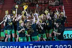 Hráčky Team Thorengruppen slaví zisk titulu ve Švédské Superlize 2021/2022