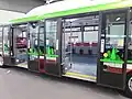 Pohled na střední a zadní dveře prototypu s pantografem, TransExpo 2016 v Kielcích