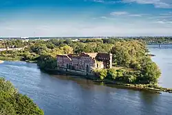 Zřícenina sýpky v Modlině na řece Narew
