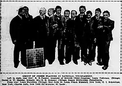Max Judd na skupinové fotografii z turnaje ve Saint Louis roku 1904