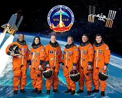 Zleva: Benjamin Drew, Nicole Stottová, Eric Boe, Steven Lindsey, Michael Barratt a Steve Bowen
