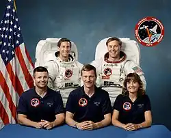 Zleva Cameron, Apt, Nagel, Ross, Godwinová