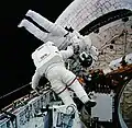 Výstup do vesmíru při misi STS-54