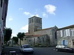 Centrum obce s kostelem sv. Saturnina