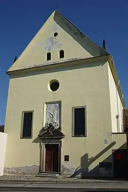 Průčelí kostela