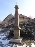 Saky - boží muka na návsi (1).jpg