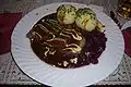 Německá Sauerbraten s bramborovým knedlíkem