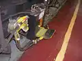Sběrač pro spodní odběr z třetí kolejnice, vůz metra řady M1, Praha