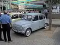 Čtyřdveřový Seat 800