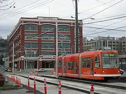 Tramvaj Inekon 12 Trio v Seattlu při zkušební jízdě