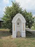 Senička,_kaplička.jpg