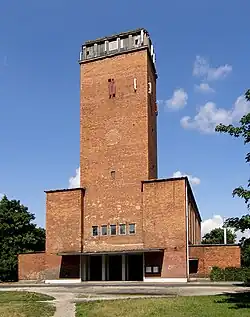Kostel na snímku z roku 2008