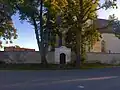 Vchod na hřbitov ze severu