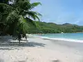 Pláž na druhém největším seychelském ostrově Praslin