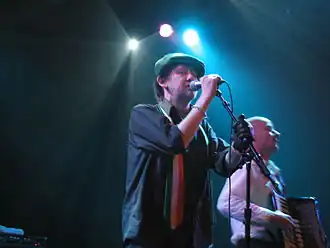 Shane MacGowan při vystoupení
