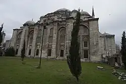 Mahmudův sarkofág se nachází uvnitř Princovy mešity v Istanbulu.