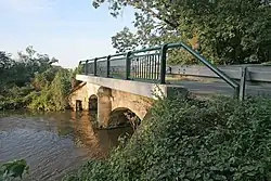 Silniční most (Staré Ždánice), přes Opatovický kanál.jpg
