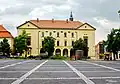 Piaristická kolej na Masarykově náměstí, dnes sídlo Vlastivědného muzea a Knihovny Václava Štecha