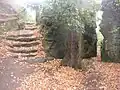 Průchod mezi skalami