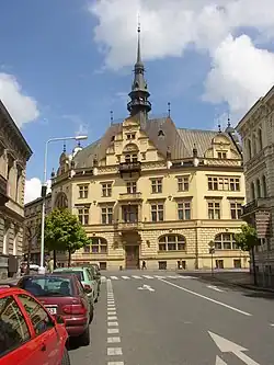 Slaný, Okresní dům (1900–1901)