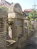 Slaný pramen v Nezamyslově ulici na severozápadním úpatí hory