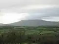 Vrchol Slieve Croob v mracích