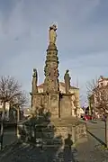 Sloup se sousoším - Mariánský sloup (Skuteč) 02.JPG