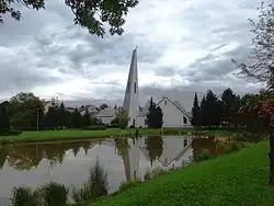 Požární nádrž a kaple Nanebevzetí Panny Marie